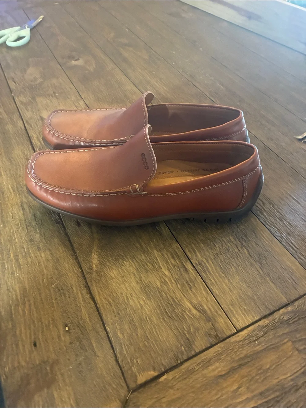 Ecco Men's Chestnut Brown Leather Slip-On Loafers (like new)